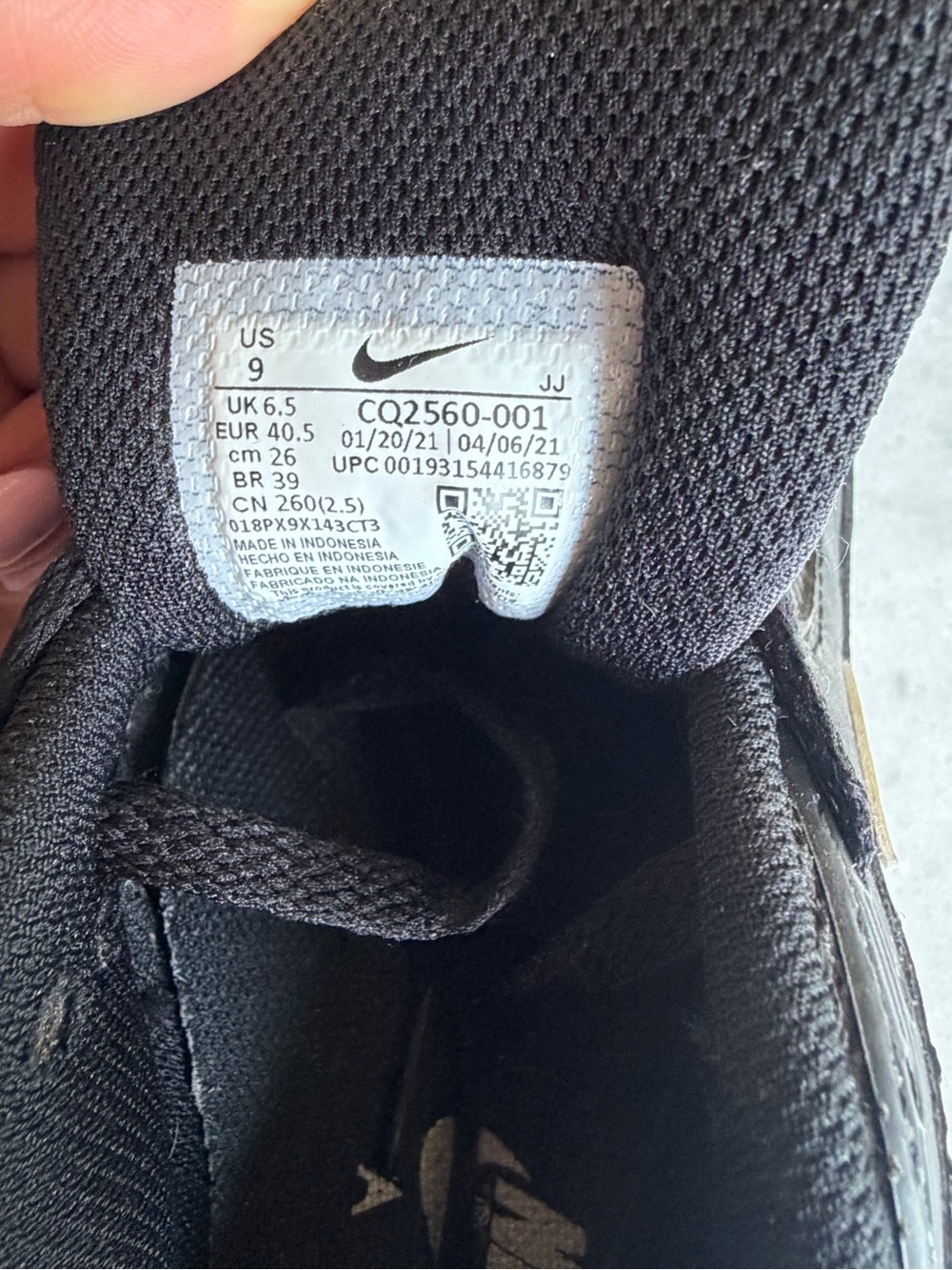 Youth Nike Black and White Air Max 90 Retro Sneakers - Picture 6 of 6
